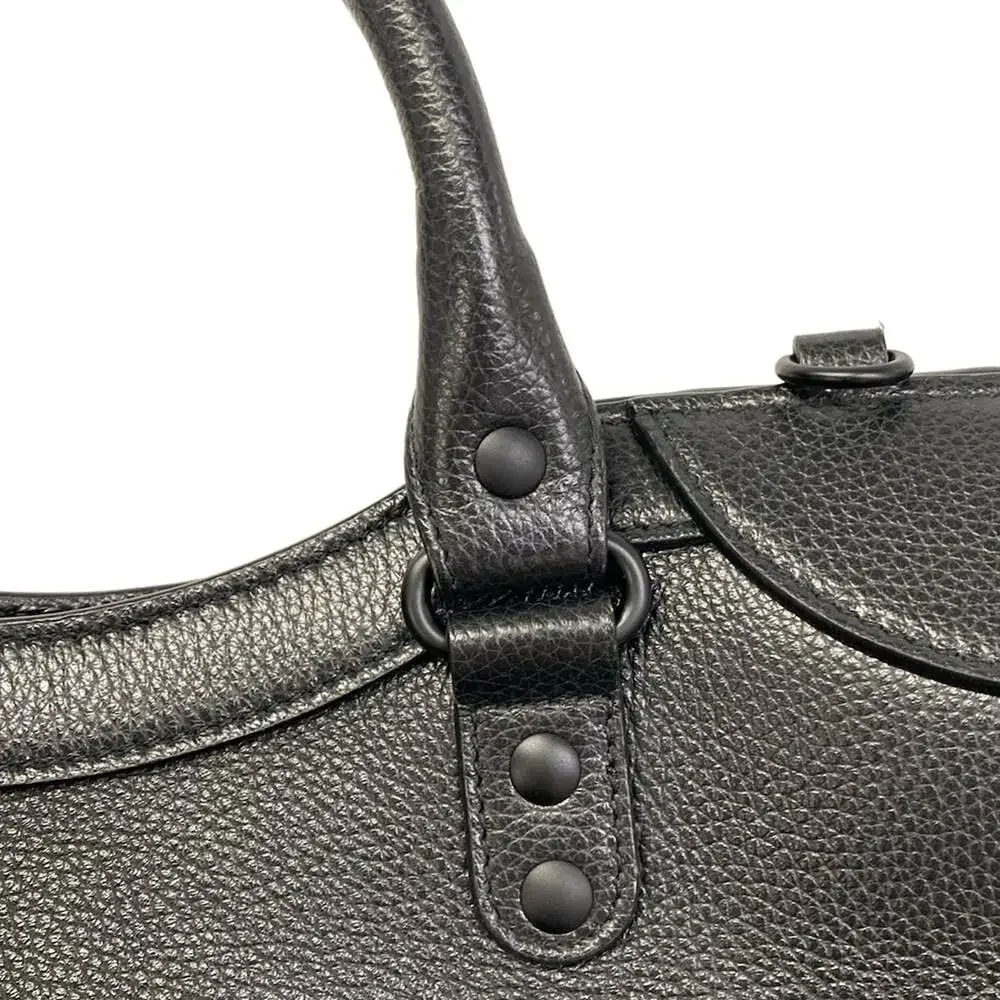 Balenciaga neoclassic city